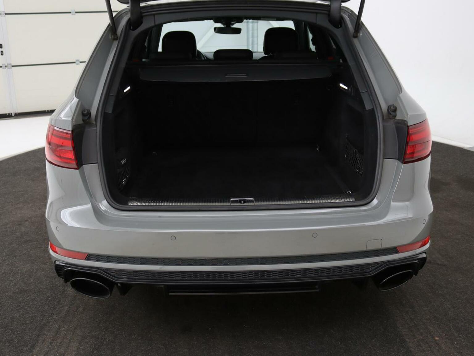 Audi-A4-8