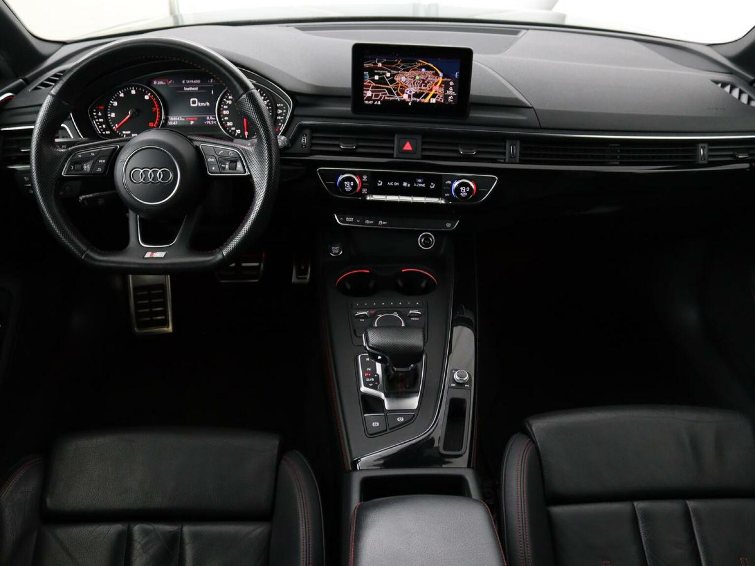 Audi-A4-6